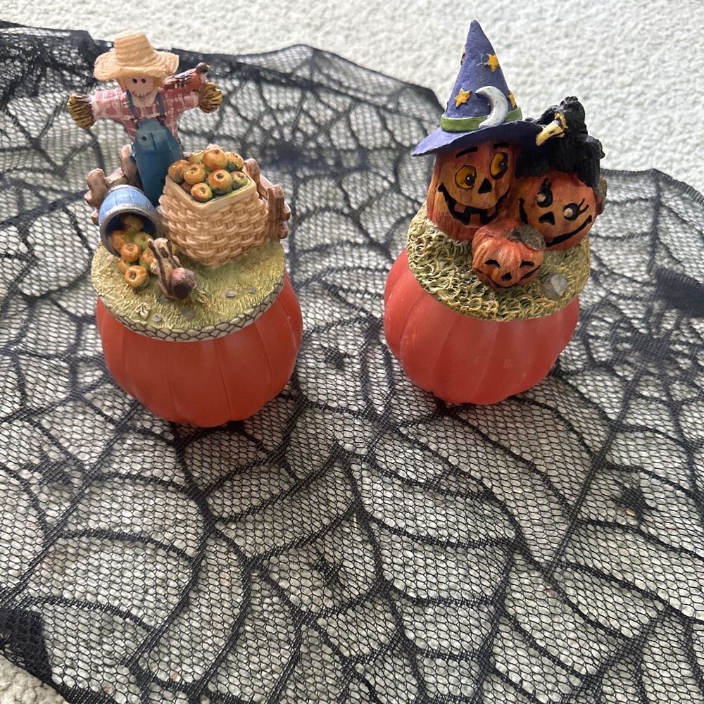 Lot of two candle holder and topper fall